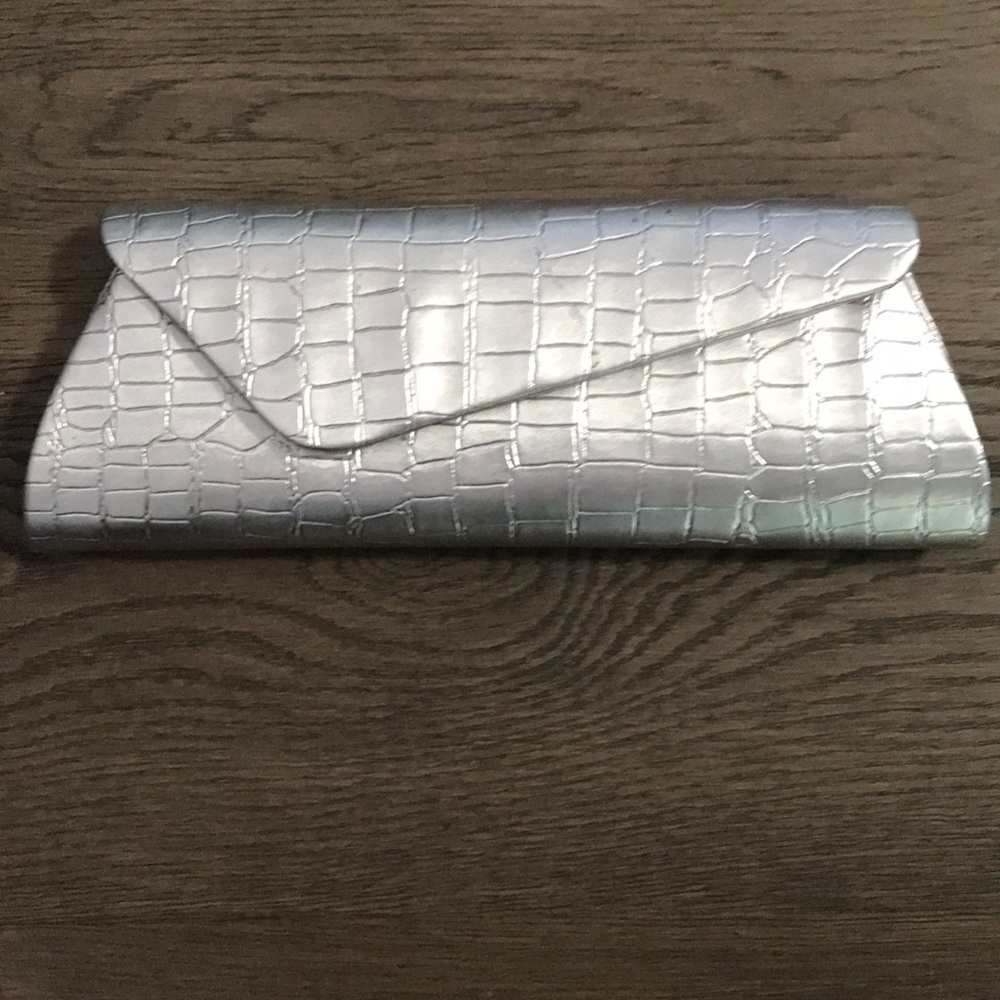 Silver clutch